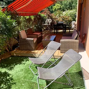 Appartement Rdc Tres Grande Terrasse Proche Et Centre, Cavalaire-sur-Mer